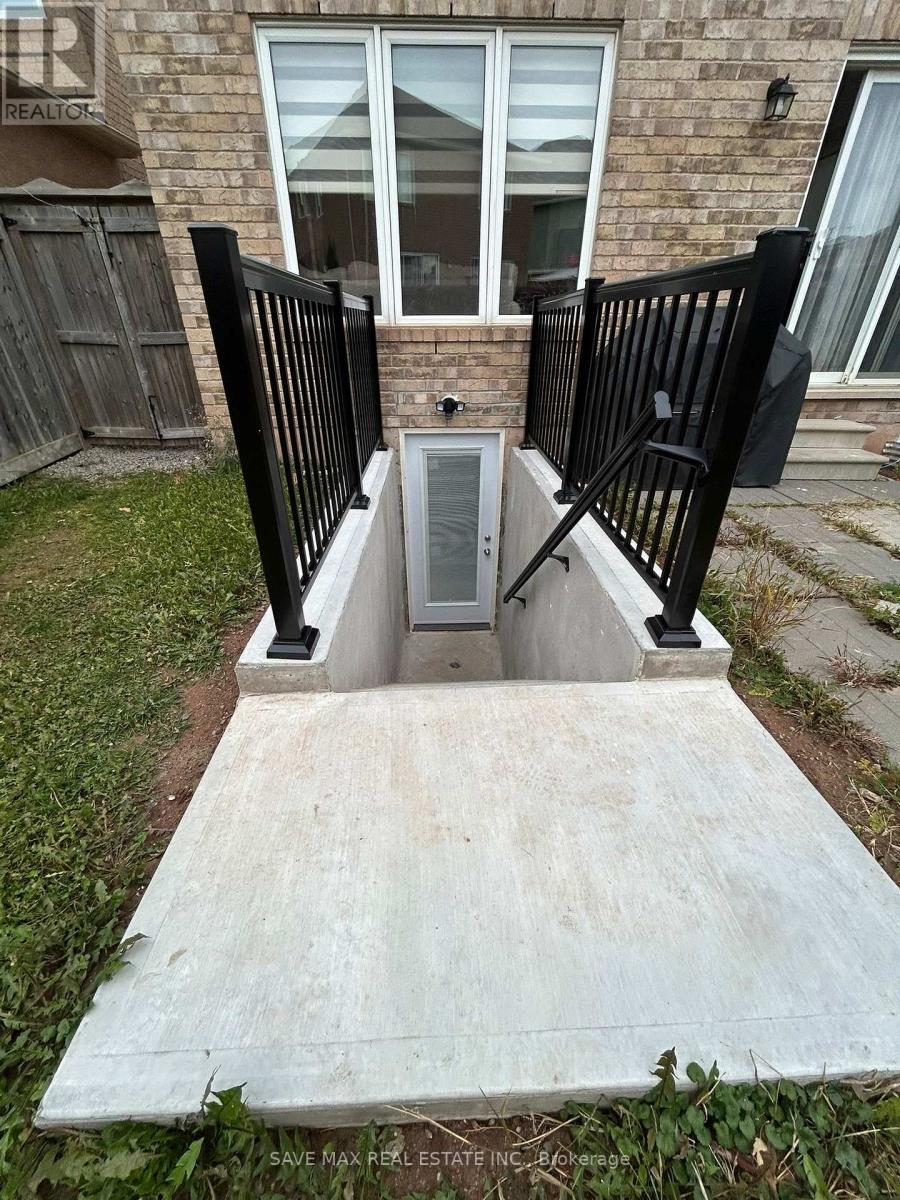 23 Bleasdale Avenue, Brampton, Ontario  L7A 0R1 - Photo 13 - W12578678