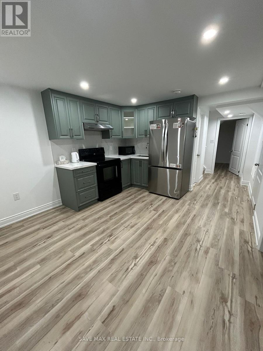 23 Bleasdale Avenue, Brampton, Ontario  L7A 0R1 - Photo 4 - W12578678