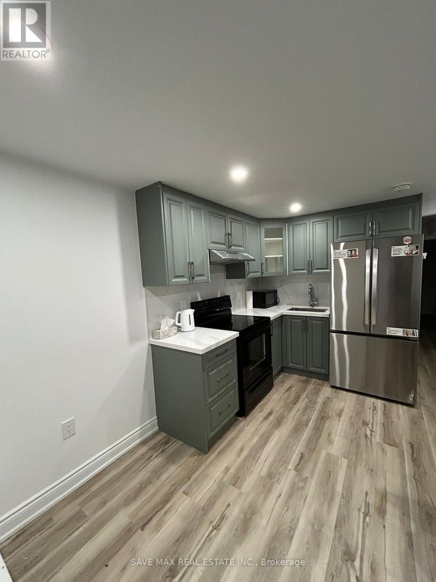 23 Bleasdale Avenue, Brampton, Ontario  L7A 0R1 - Photo 5 - W12578678