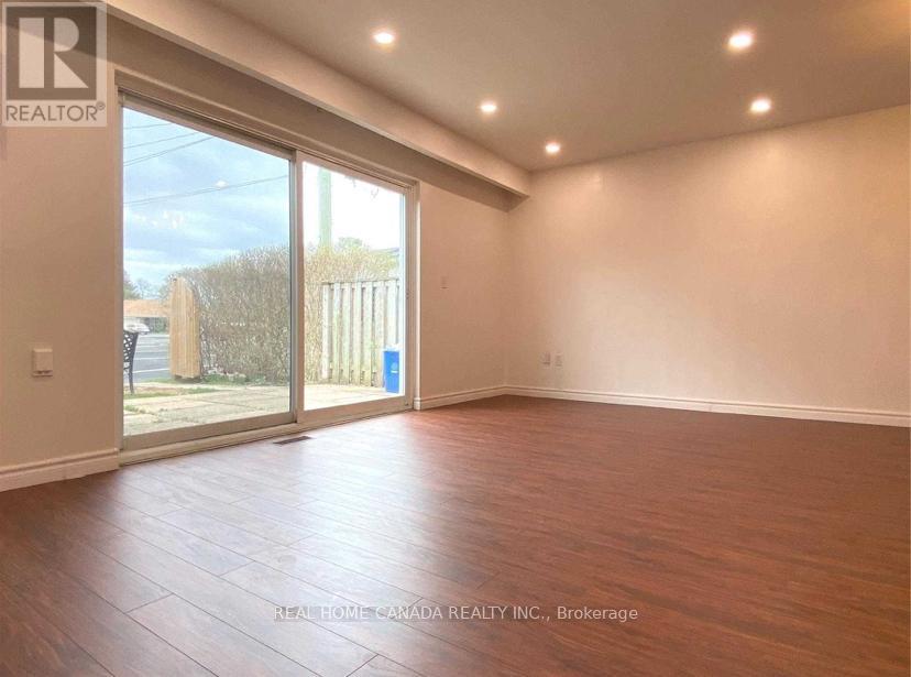 1261 Redbank Crescent, Oakville, Ontario  L6H 1Y4 - Photo 4 - W12578682