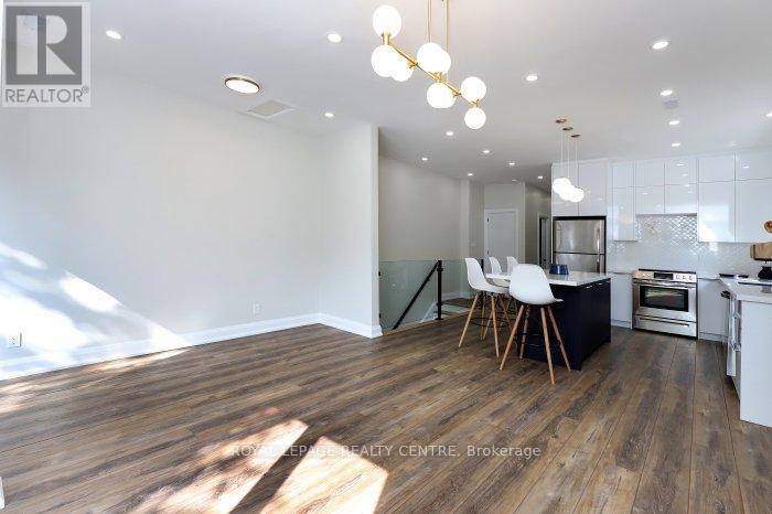 B - 201 Medland Street, Toronto, Ontario  M6P 2N6 - Photo 14 - W12578690