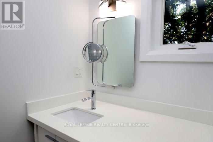 B - 201 Medland Street, Toronto, Ontario  M6P 2N6 - Photo 21 - W12578690