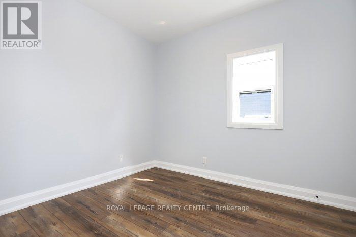 B - 201 Medland Street, Toronto, Ontario  M6P 2N6 - Photo 23 - W12578690