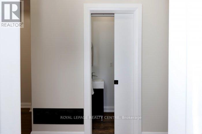 B - 201 Medland Street, Toronto, Ontario  M6P 2N6 - Photo 25 - W12578690