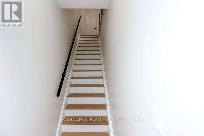 B - 201 Medland Street, Toronto, Ontario  M6P 2N6 - Photo 29 - W12578690