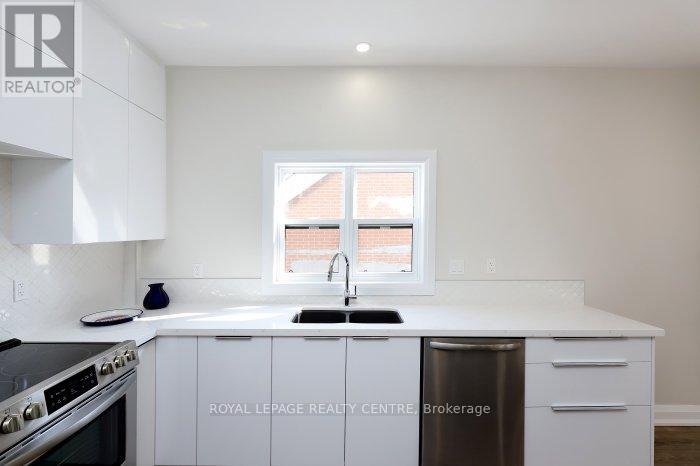 B - 201 Medland Street, Toronto, Ontario  M6P 2N6 - Photo 3 - W12578690