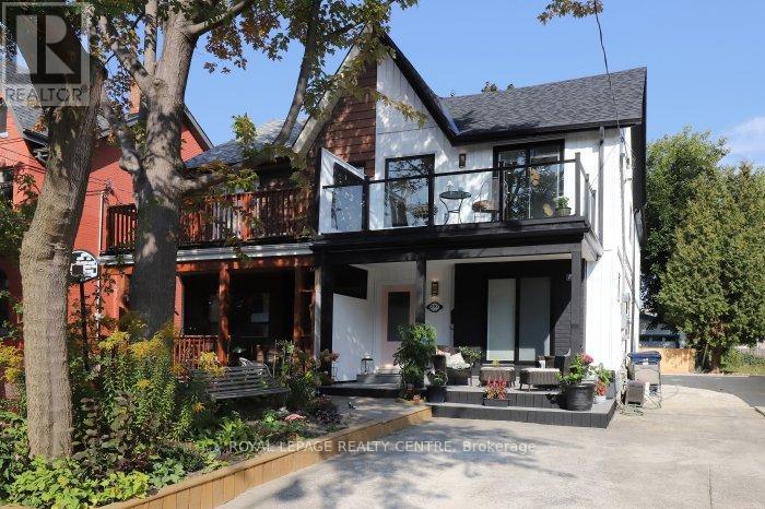 B - 201 Medland Street, Toronto, Ontario  M6P 2N6 - Photo 34 - W12578690