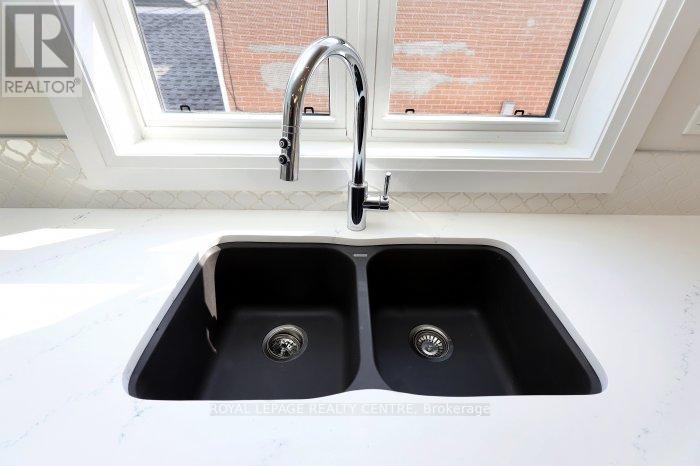 B - 201 Medland Street, Toronto, Ontario  M6P 2N6 - Photo 4 - W12578690