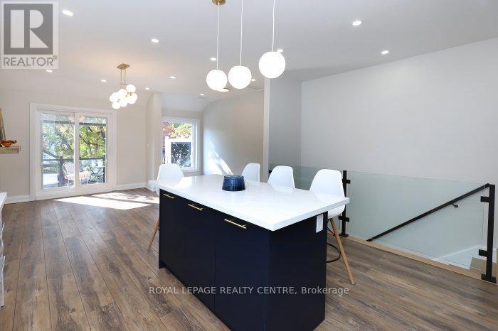 B - 201 Medland Street, Toronto, Ontario  M6P 2N6 - Photo 8 - W12578690