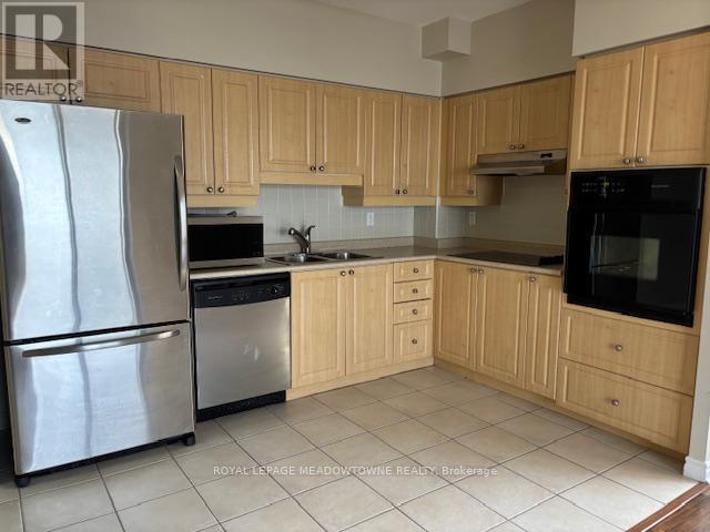 313 - 830 Scollard Court, Mississauga, Ontario  L5V 0A2 - Photo 7 - W12578806