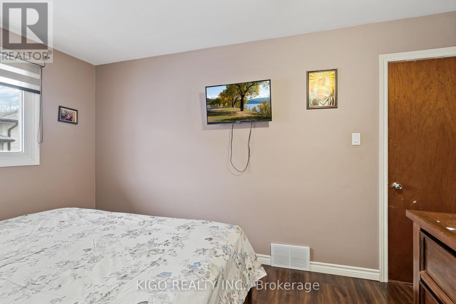 54 Brennan Drive N, Strathroy-Caradoc, Ontario  N7G 3S3 - Photo 19 - X12578556