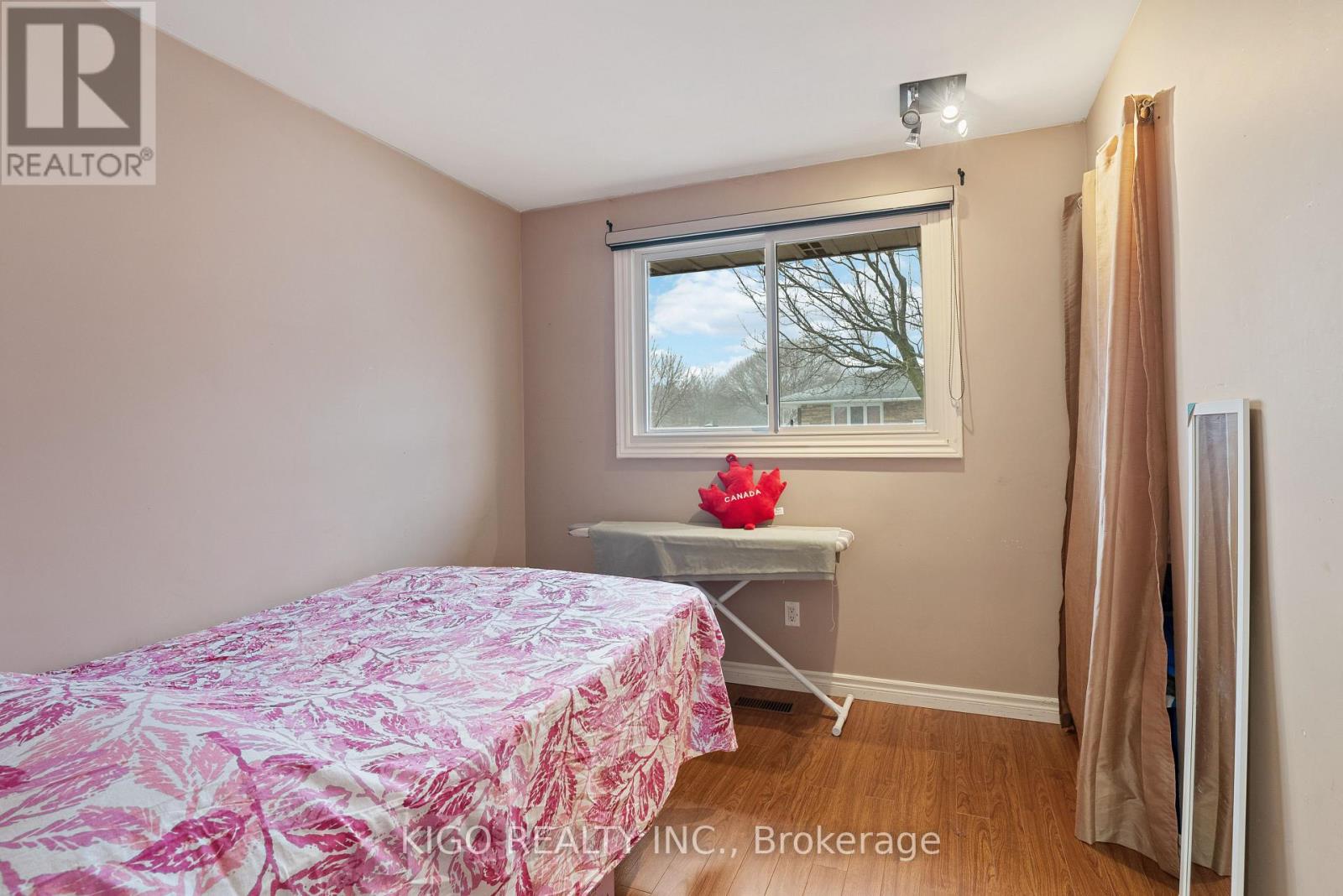 54 Brennan Drive N, Strathroy-Caradoc, Ontario  N7G 3S3 - Photo 25 - X12578556