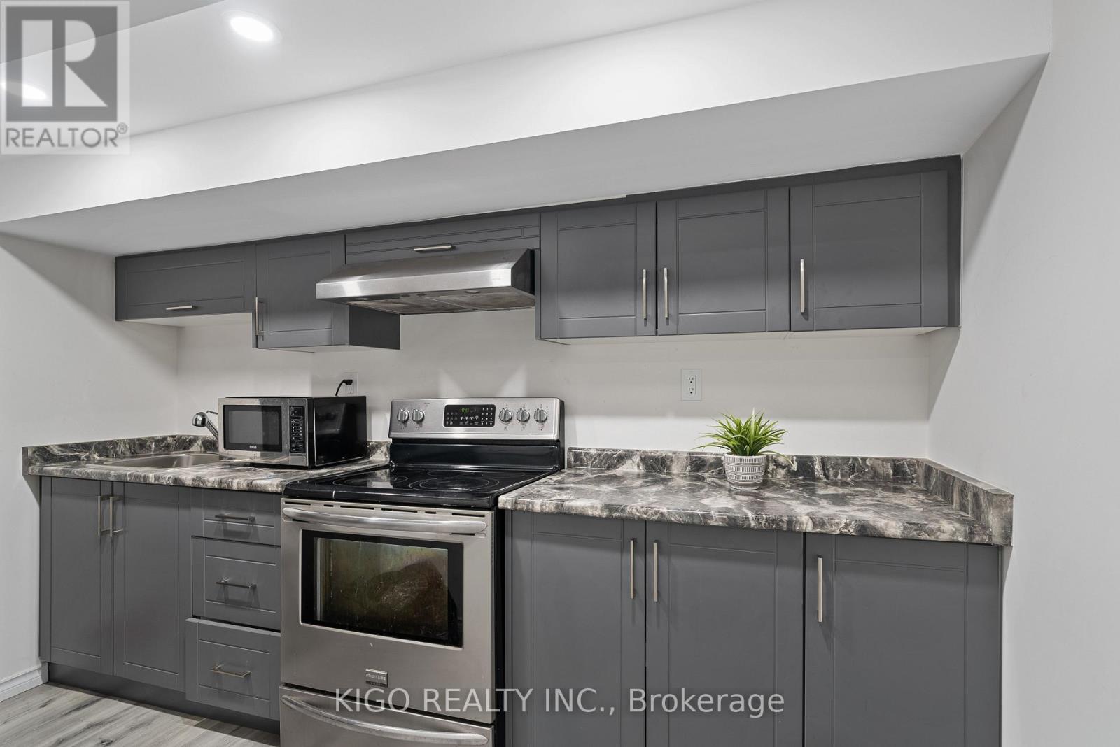 54 Brennan Drive N, Strathroy-Caradoc, Ontario  N7G 3S3 - Photo 33 - X12578556