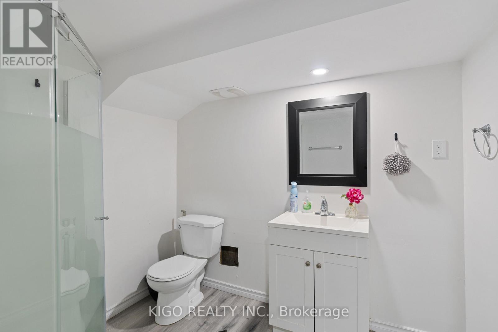 54 Brennan Drive N, Strathroy-Caradoc, Ontario  N7G 3S3 - Photo 38 - X12578556