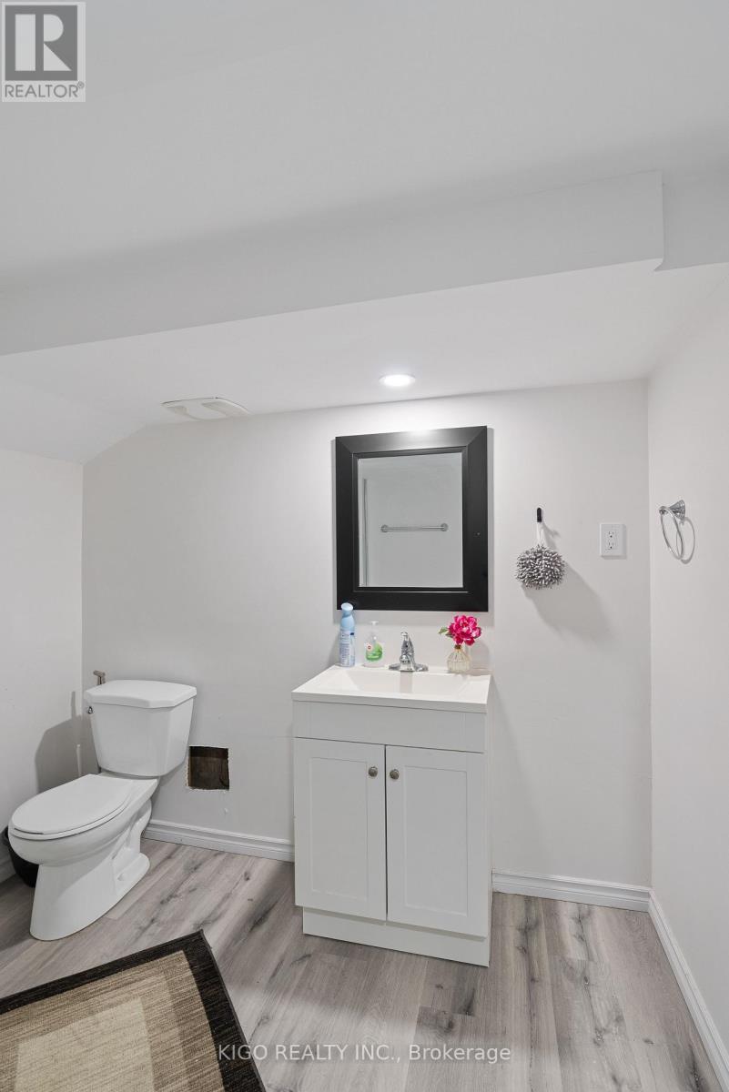 54 Brennan Drive N, Strathroy-Caradoc, Ontario  N7G 3S3 - Photo 39 - X12578556