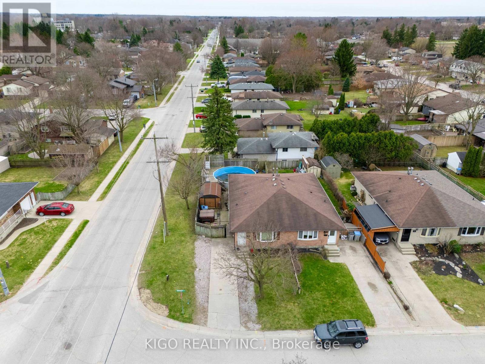 54 Brennan Drive N, Strathroy-Caradoc, Ontario  N7G 3S3 - Photo 44 - X12578556