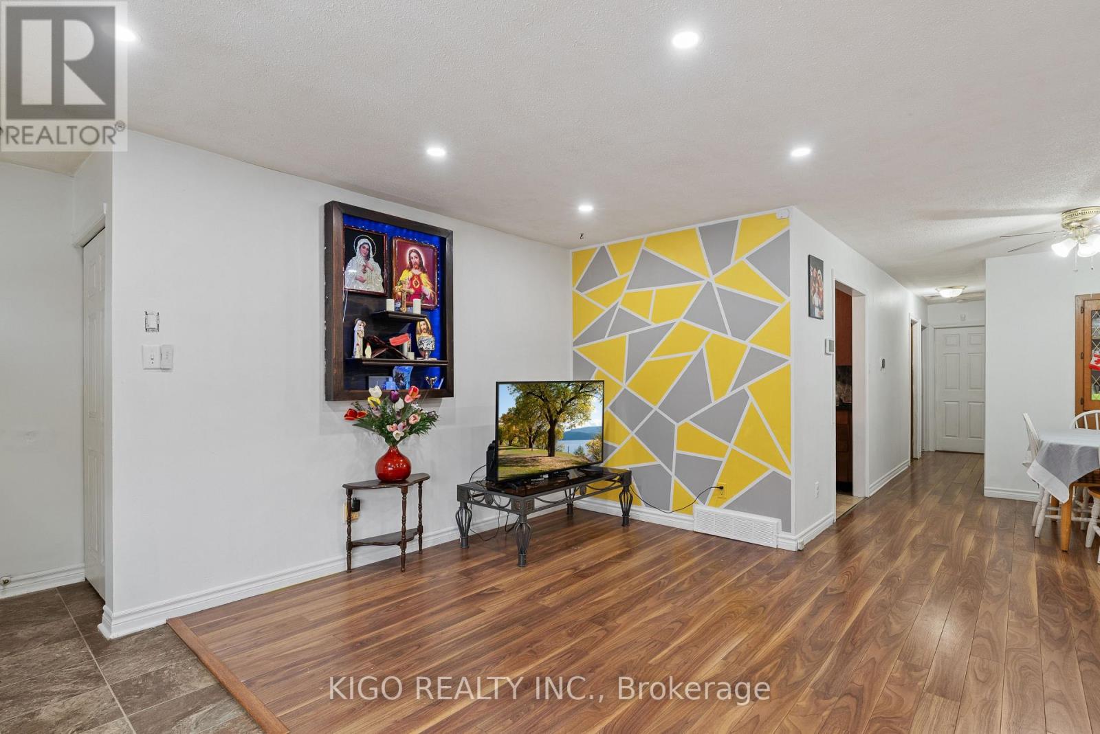 54 Brennan Drive N, Strathroy-Caradoc, Ontario  N7G 3S3 - Photo 7 - X12578556