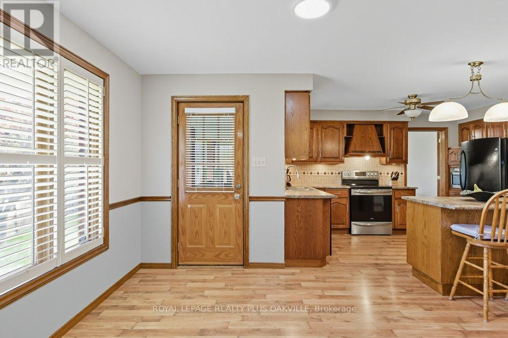 67 Horizon Court, Hamilton, Ontario  L9B 1W9 - Photo 12 - X12578628