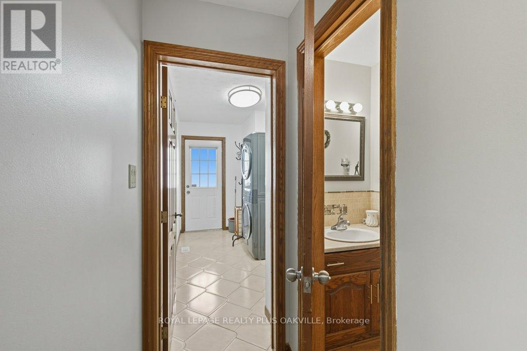 67 Horizon Court, Hamilton, Ontario  L9B 1W9 - Photo 20 - X12578628