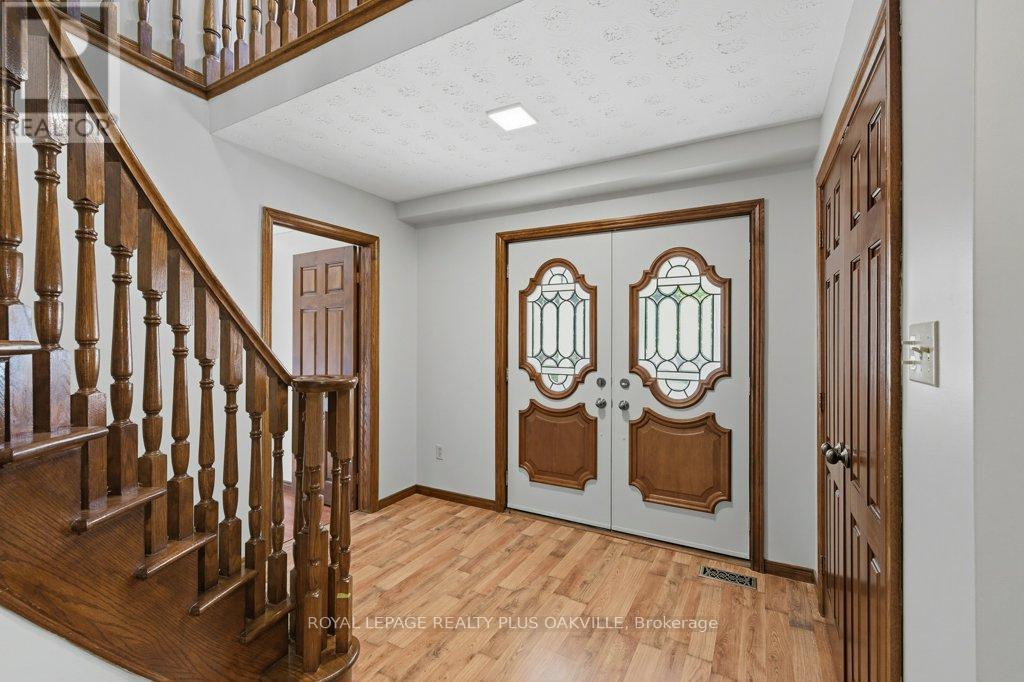 67 Horizon Court, Hamilton, Ontario  L9B 1W9 - Photo 5 - X12578628