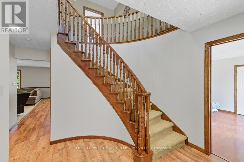 67 Horizon Court, Hamilton, Ontario  L9B 1W9 - Photo 6 - X12578628