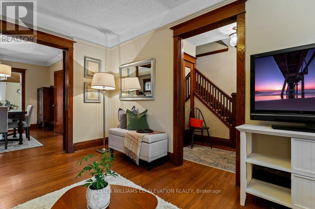 276 Graham Avenue S, Hamilton, Ontario  L8K 2M6 - Photo 11 - X12578672