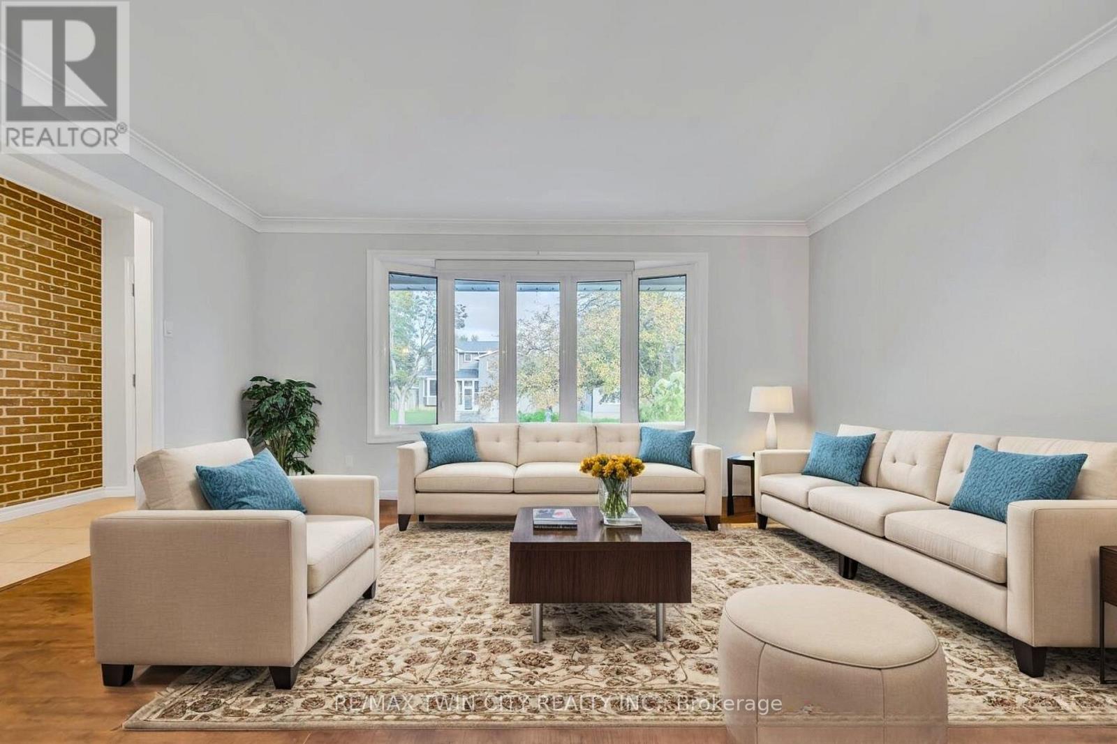 88 Glen Lake Crescent, Kitchener, Ontario  N2N 1C5 - Photo 4 - X12578778