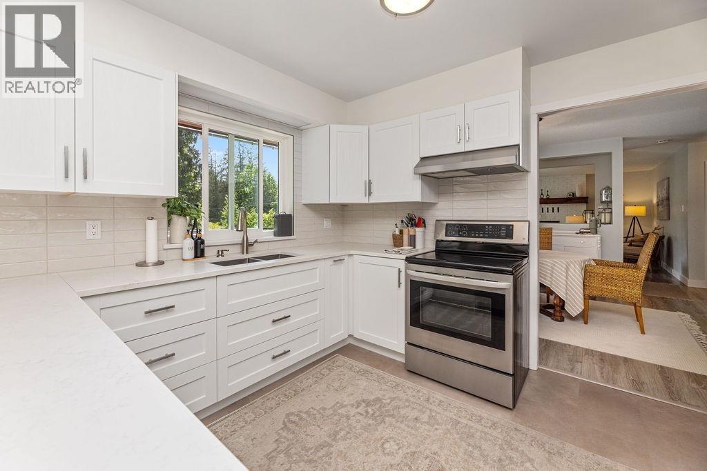 1200 Paggio Road, Roberts Creek, British Columbia  V0N 2W2 - Photo 10 - R3070262