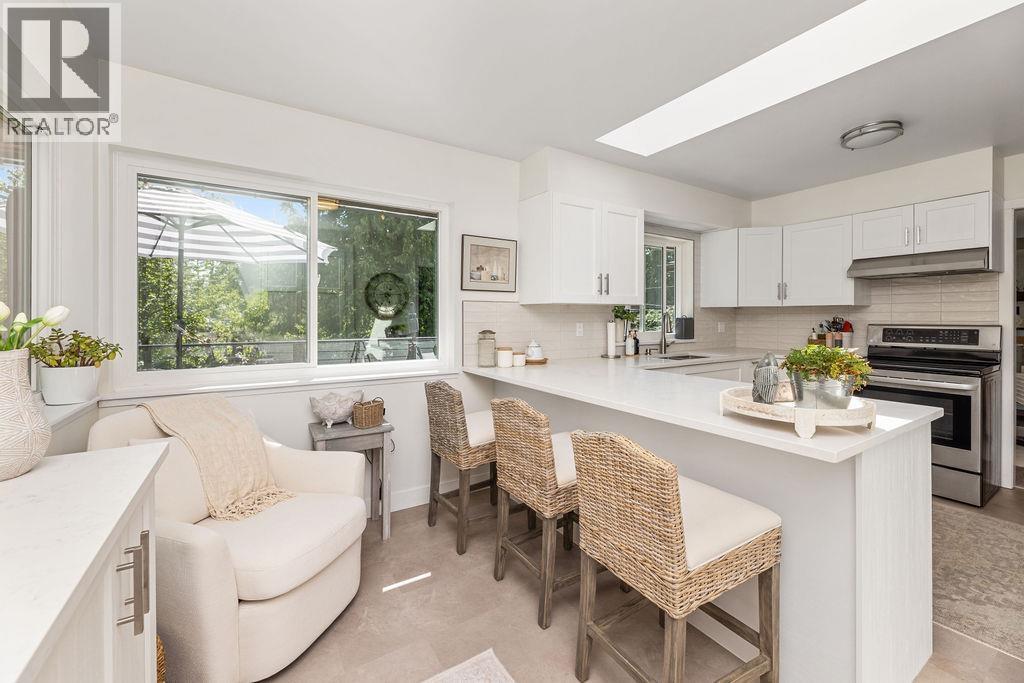 1200 Paggio Road, Roberts Creek, British Columbia  V0N 2W2 - Photo 12 - R3070262