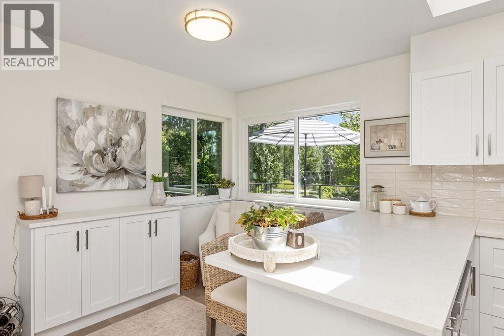 1200 Paggio Road, Roberts Creek, British Columbia  V0N 2W2 - Photo 14 - R3070262