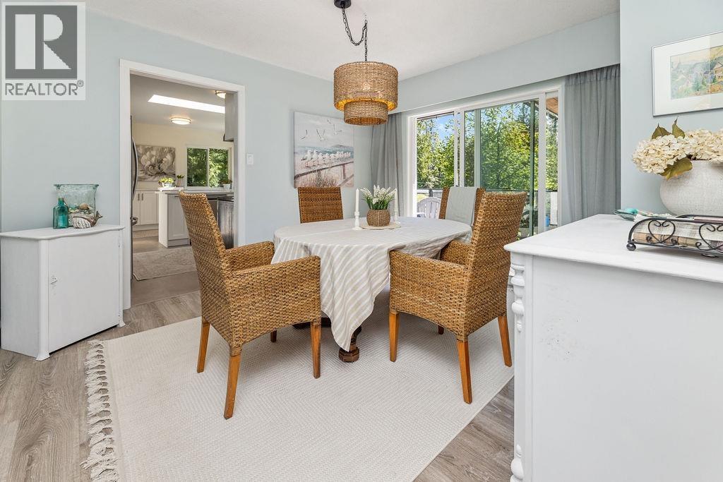 1200 Paggio Road, Roberts Creek, British Columbia  V0N 2W2 - Photo 16 - R3070262