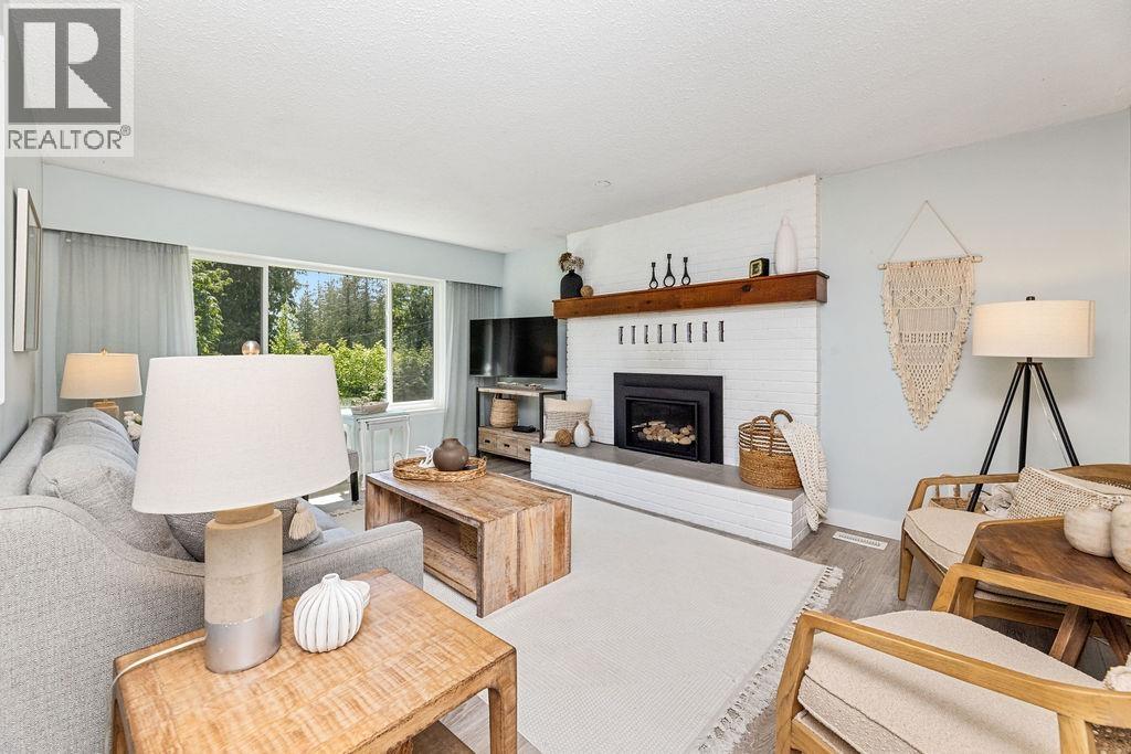 1200 Paggio Road, Roberts Creek, British Columbia  V0N 2W2 - Photo 18 - R3070262