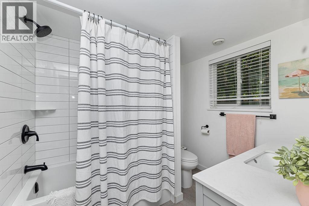 1200 Paggio Road, Roberts Creek, British Columbia  V0N 2W2 - Photo 23 - R3070262