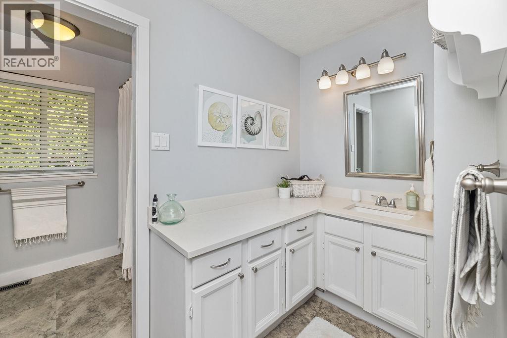 1200 Paggio Road, Roberts Creek, British Columbia  V0N 2W2 - Photo 29 - R3070262