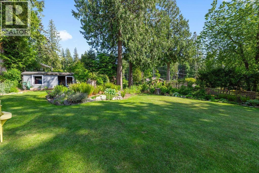 1200 Paggio Road, Roberts Creek, British Columbia  V0N 2W2 - Photo 4 - R3070262