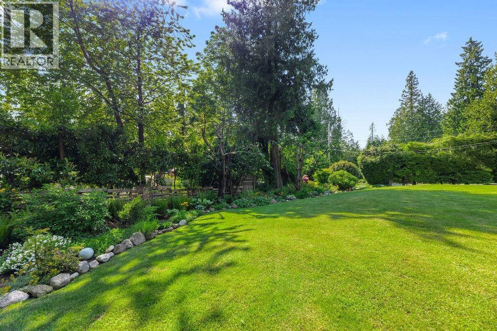 1200 Paggio Road, Roberts Creek, British Columbia  V0N 2W2 - Photo 5 - R3070262