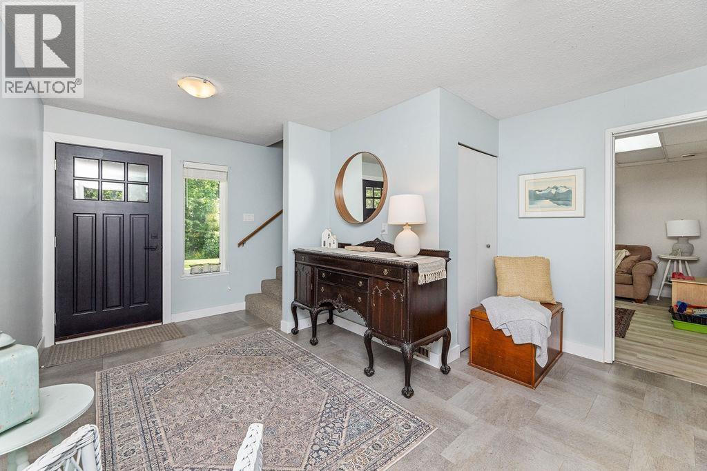 1200 Paggio Road, Roberts Creek, British Columbia  V0N 2W2 - Photo 8 - R3070262