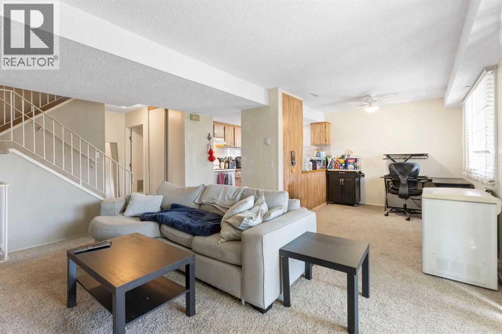 209, 2200 Woodview Drive Sw, Calgary, Alberta  T2W 3N6 - Photo 7 - A2267599