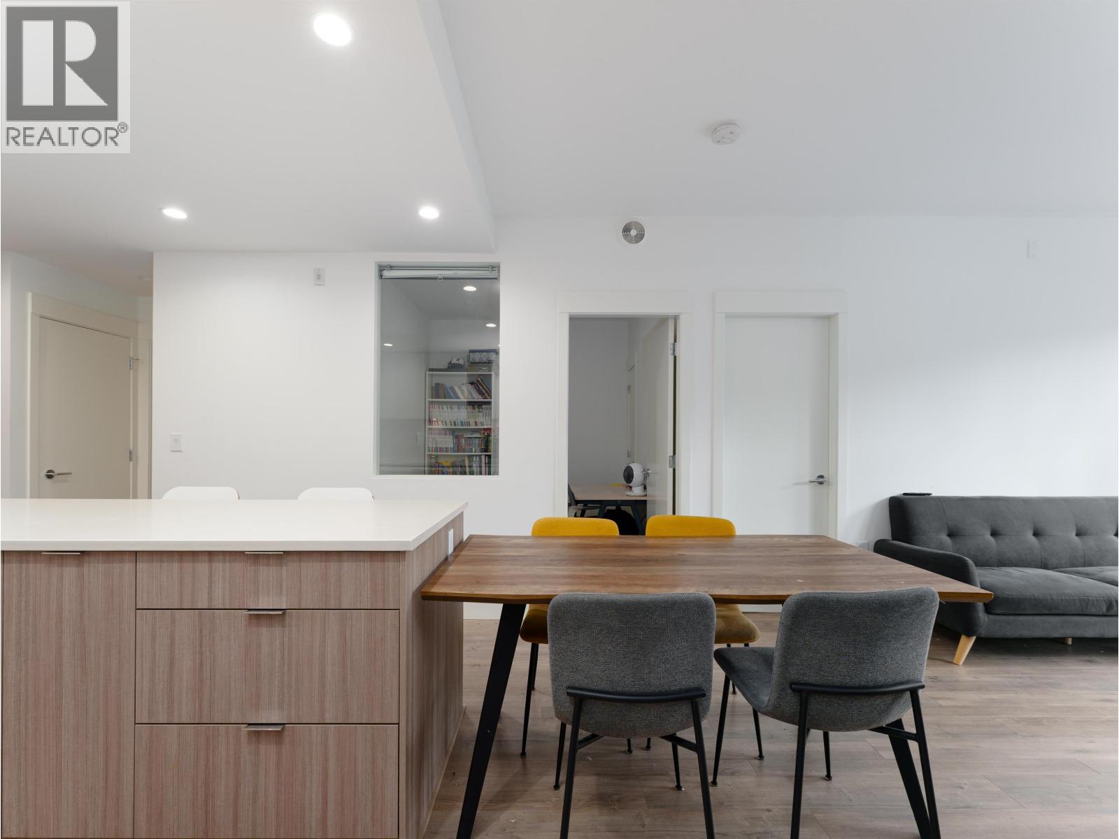 119 750 Dogwood Street, Coquitlam, British Columbia  V3J 0K6 - Photo 9 - R3070172