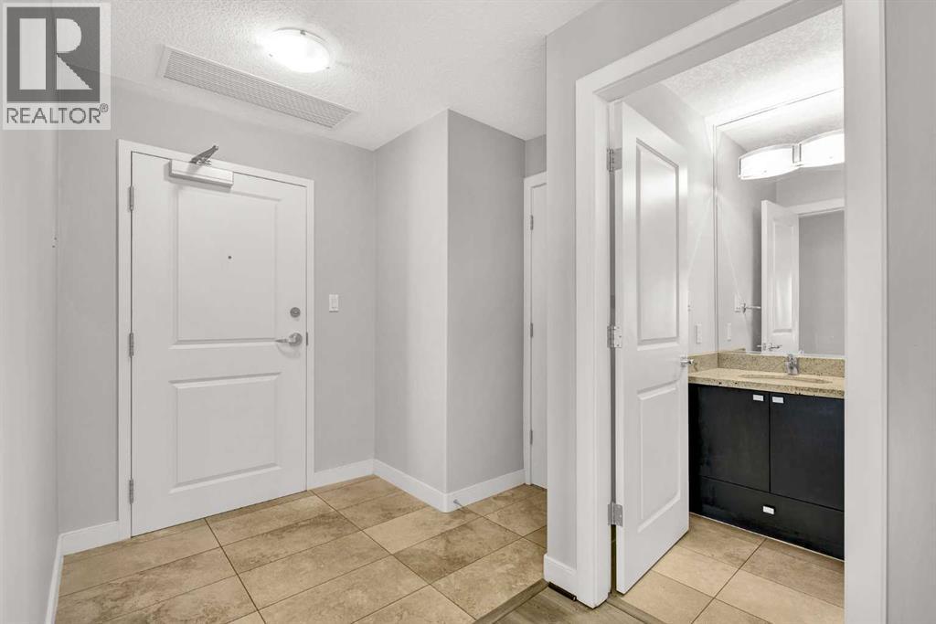 2207, 77 Spruce Place Sw, Calgary, Alberta  T3C 3X6 - Photo 4 - A2247186