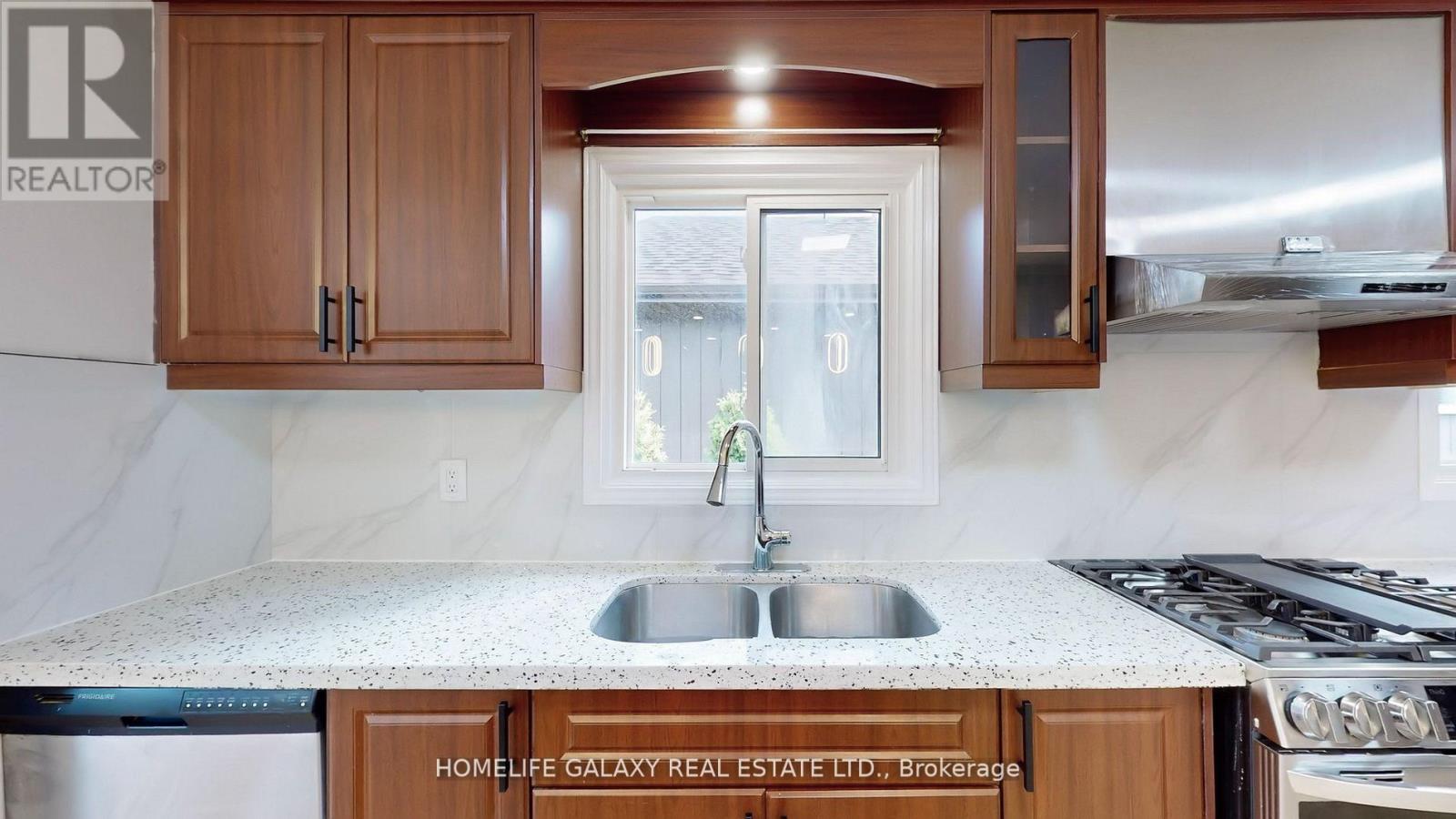 1882 Shadybrook Drive, Pickering, Ontario  L1V 3A8 - Photo 17 - E12578188