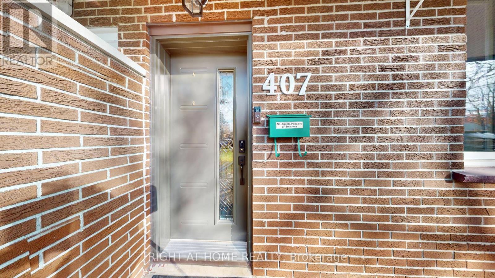 407 MAPLEWOOD DRIVE, Oshawa, Ontario