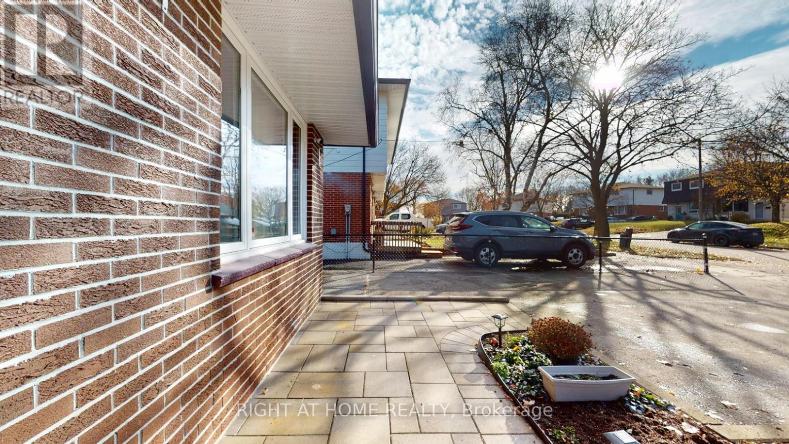 407 Maplewood Drive, Oshawa, Ontario  L1G 5R7 - Photo 4 - E12578812