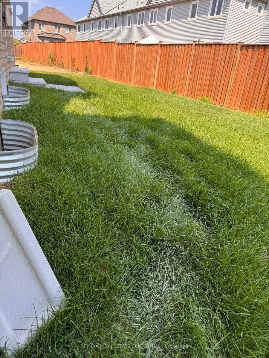 50 Royal Fern Crescent, Caledon, Ontario  L7C 4H1 - Photo 42 - W12478409