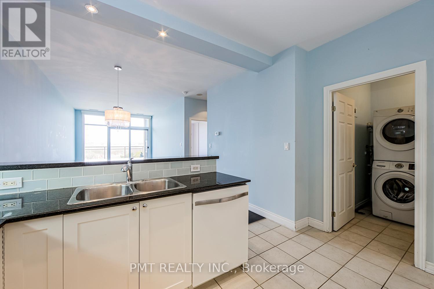 606 - 1 Leaside Park Drive, Toronto, Ontario  M4H 1R1 - Photo 9 - C12578838