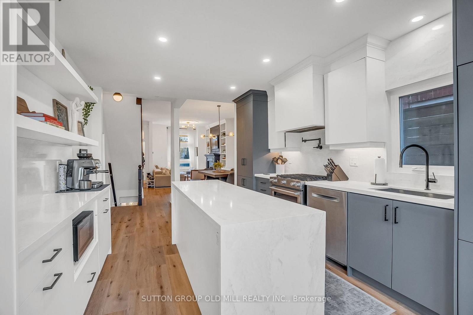 323 Clinton Street, Toronto, Ontario  M6G 2Y7 - Photo 11 - C12578864