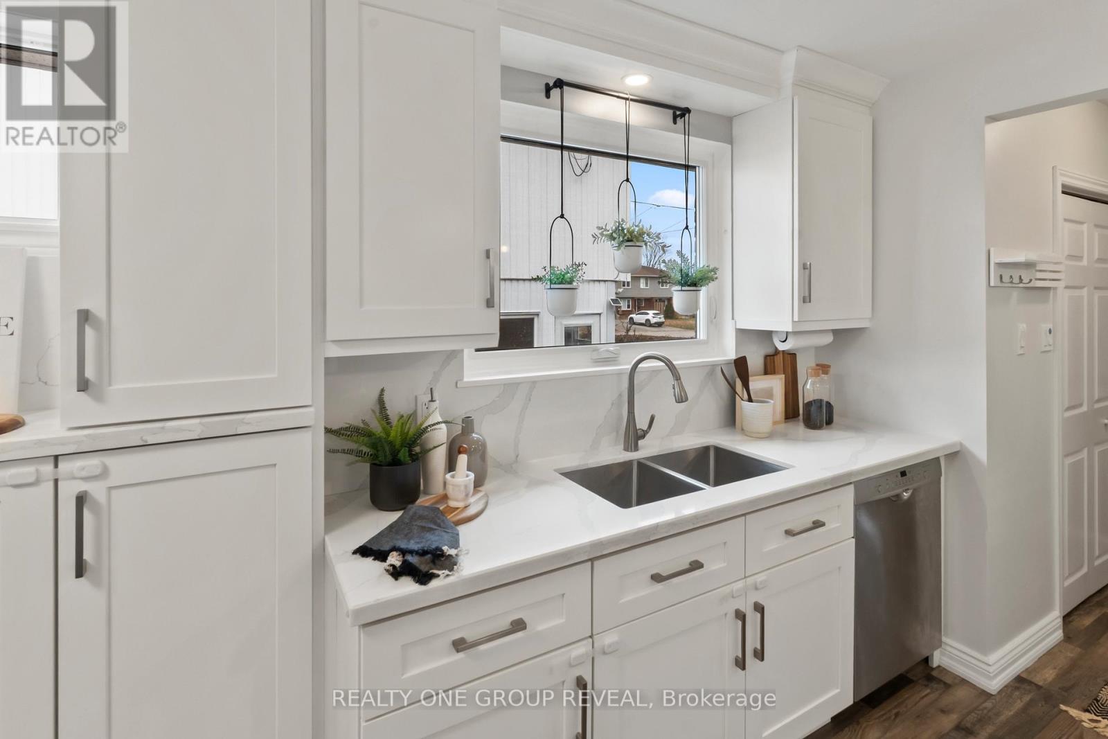 716 Kenora Avenue, Oshawa, Ontario  L1J 1K6 - Photo 13 - E12578826