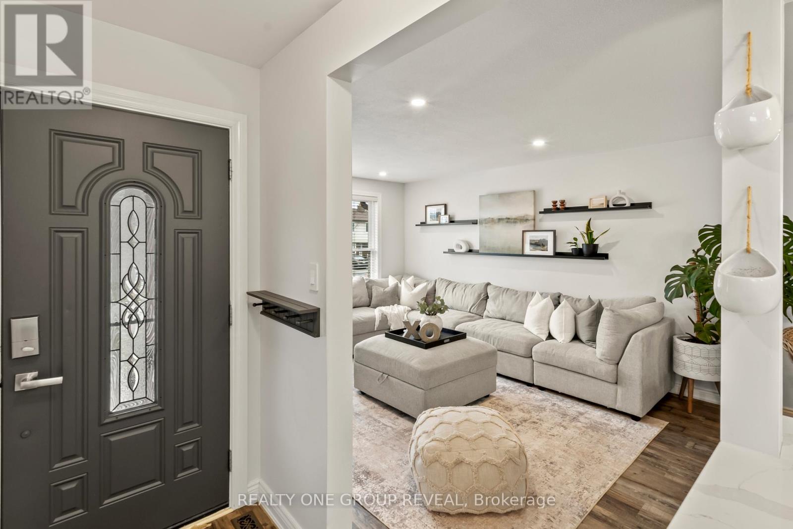 716 Kenora Avenue, Oshawa, Ontario  L1J 1K6 - Photo 4 - E12578826