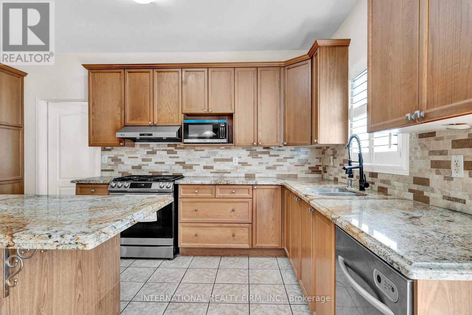 26 Peacock Crescent, Ajax, Ontario  L1T 0C6 - Photo 14 - E12578850