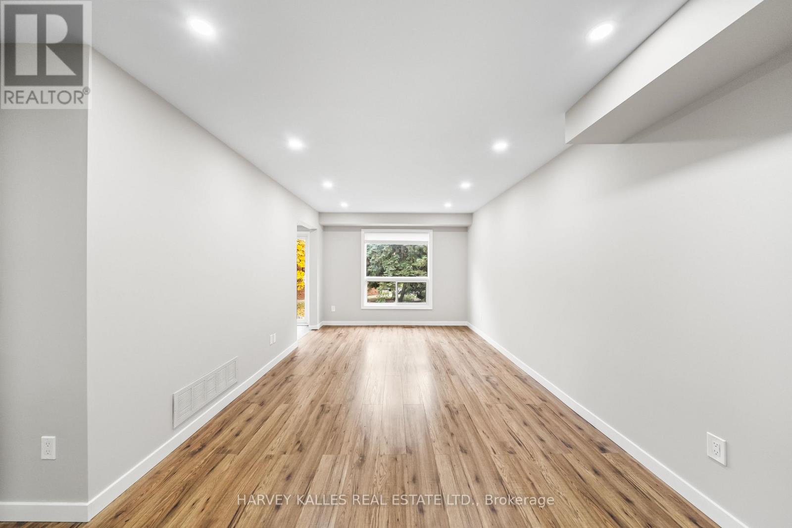 221 - 10 Bassett Boulevard, Whitby, Ontario  L1N 9C8 - Photo 4 - E12578860